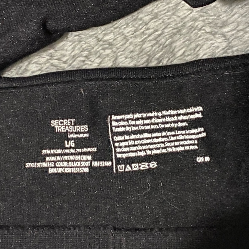 Size large, black sports bra
